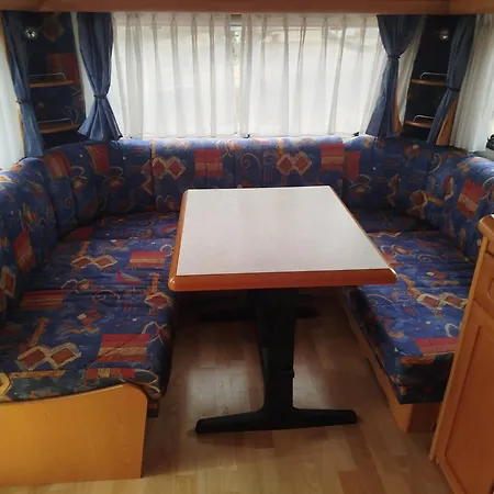 Kemp Location Insolite Caravane *