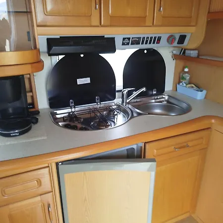 Kemp Location Insolite Caravane Quins